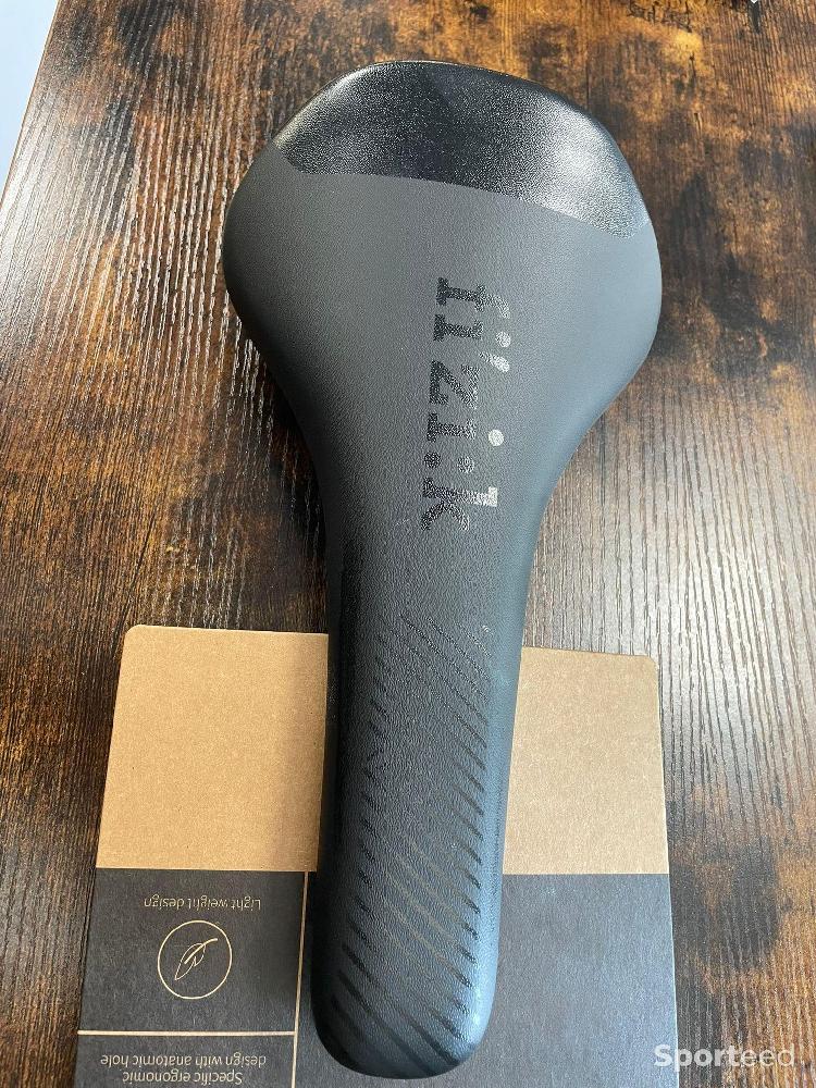 Vélo route - Neuf ! Selle fizik Taiga regular 135mm - photo 1