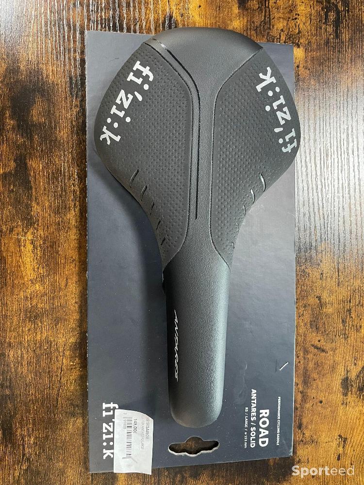 Vélo route - NEUF ! Selle Fizik Antares R3 Large 151 - photo 1
