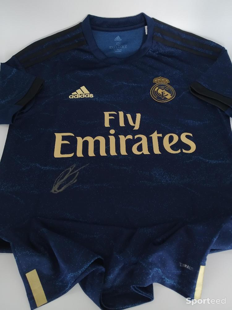 Football - Maillot Real Madrid - Signé par Aurélien Tchouameni - photo 1