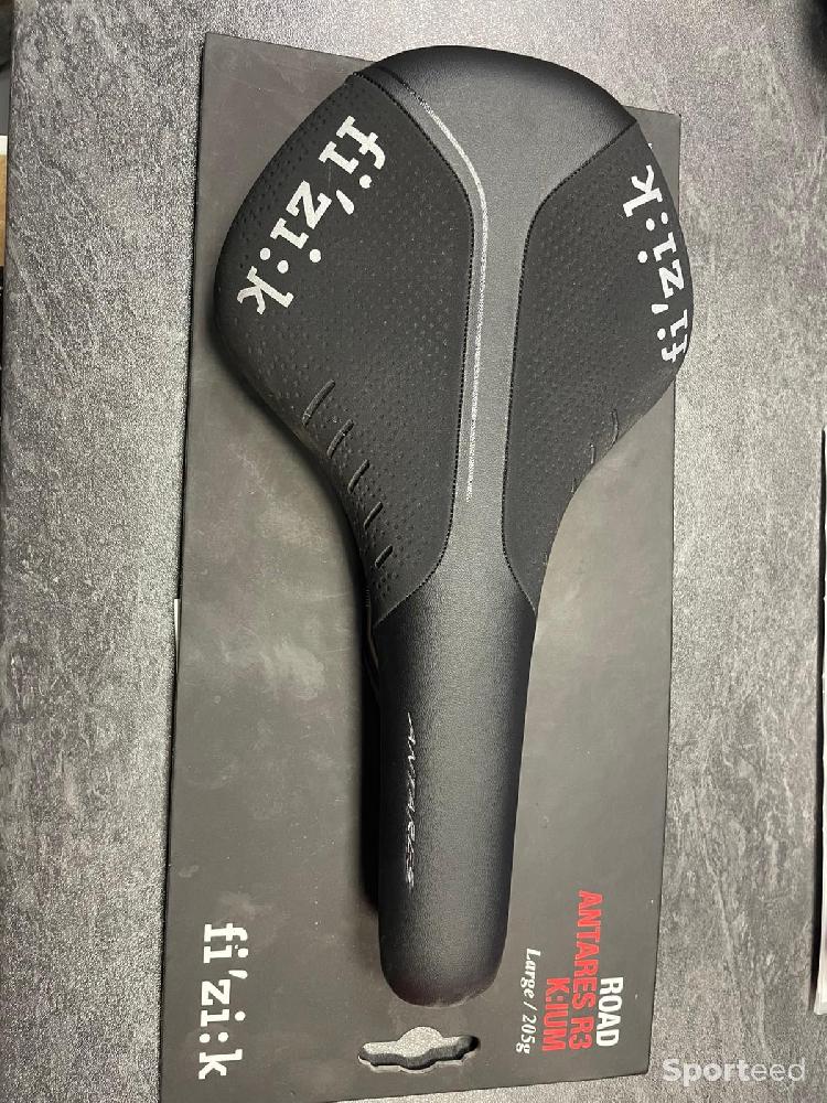 Vélo route - NEUF ! Selle Fizik Antares R3 Large 152  - photo 1