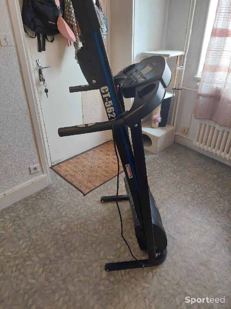 Fitness / Cardio training - Tapis de course Care CT-5621 – pliable, bon état - photo 2