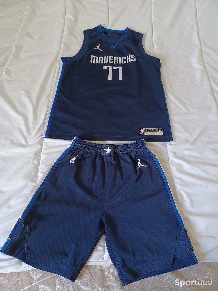 Basket-ball - Tenue de basket NBA Jordan Mavericks Dallas Doncic - photo 1