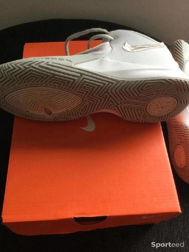 Basket-ball - Baskets Nike - photo 4