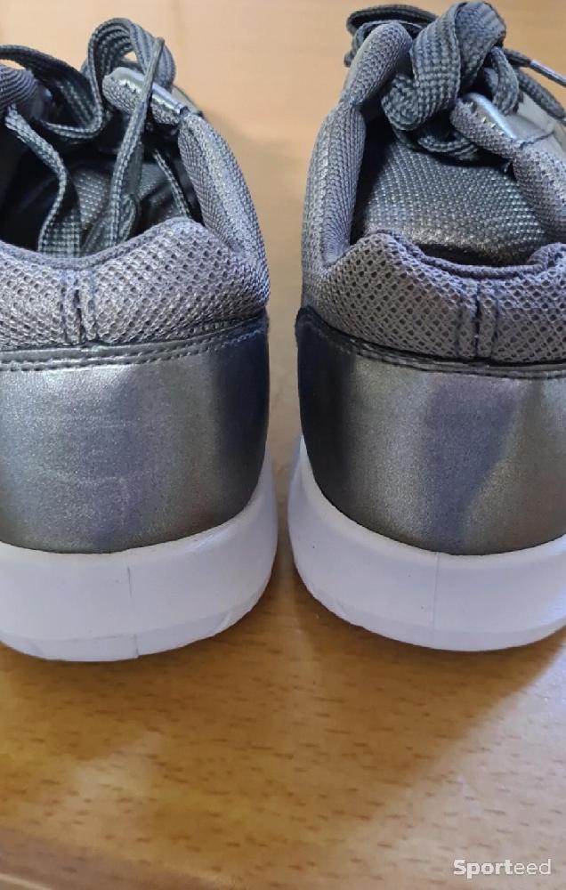 Sportswear - Snickers grise neuve T38  - photo 1