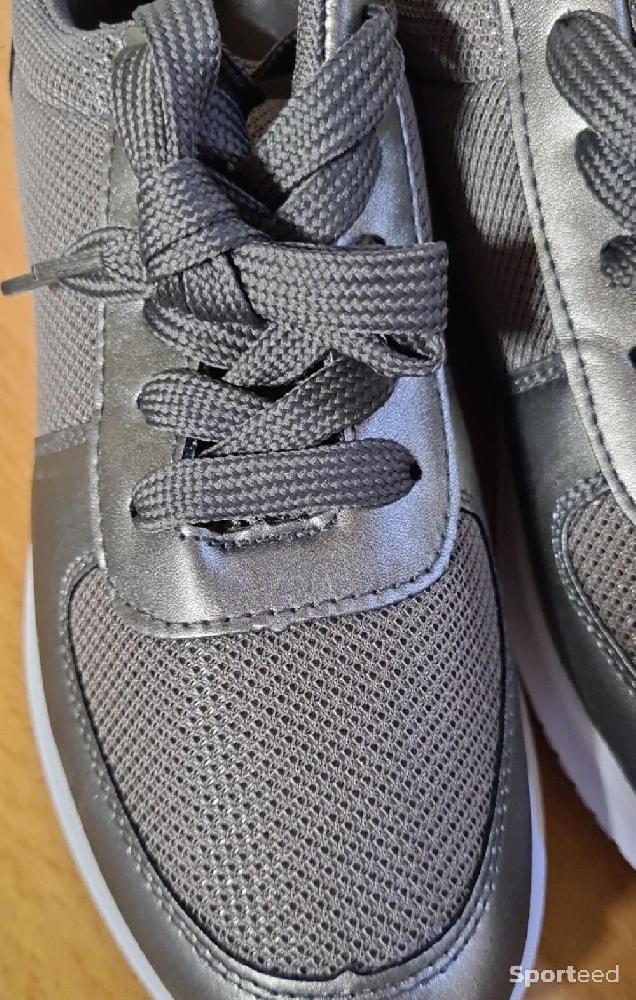 Sportswear - Snickers grise neuve T38  - photo 5