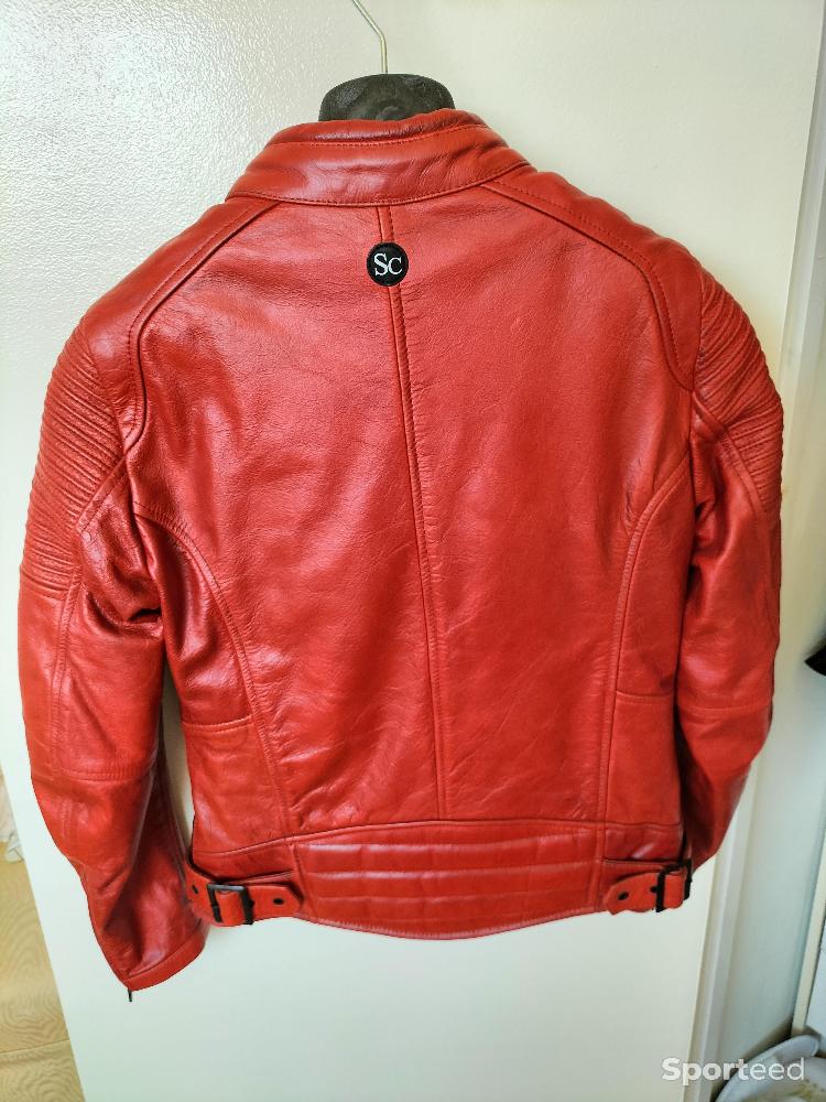 Moto route - Blouson moto pour femme, en cuir de buffle rouge, de marque française SoubiraC (depuis 1886), modèle SOHO - LADY ROUGE F1-S - Taille 36 - Neuf avec étiquette - photo 3