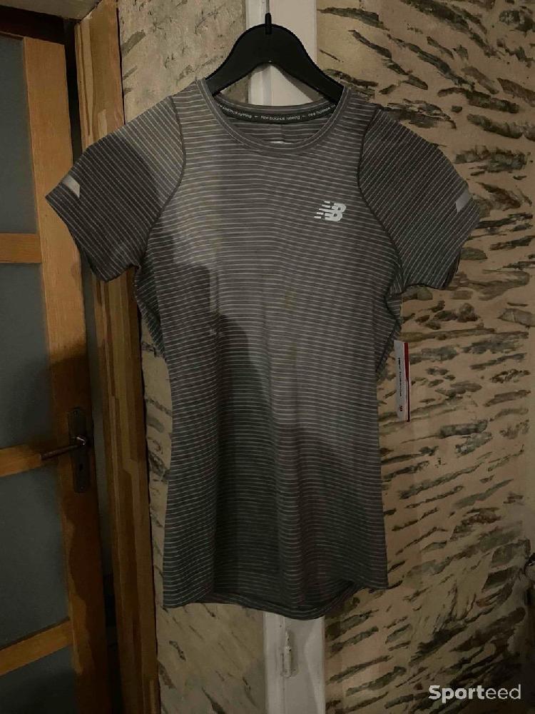 Course à pied route - T-shirt New Balance WT73233  - photo 1