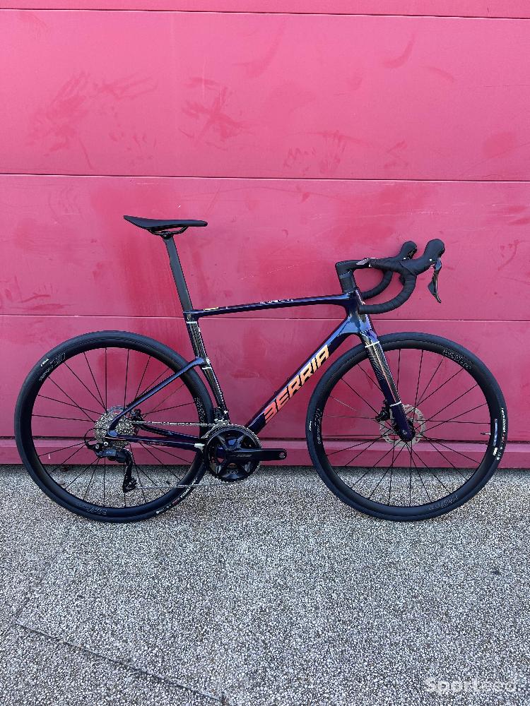 Vélo route - NEUF Berria Belador Pro 105 CS Taille M - photo 1