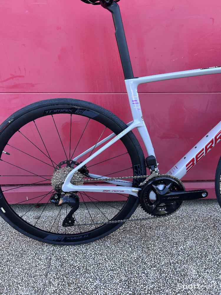 Vélo route - NEUF ! Berria Belador Pro 105 Di2 Taille M - photo 2
