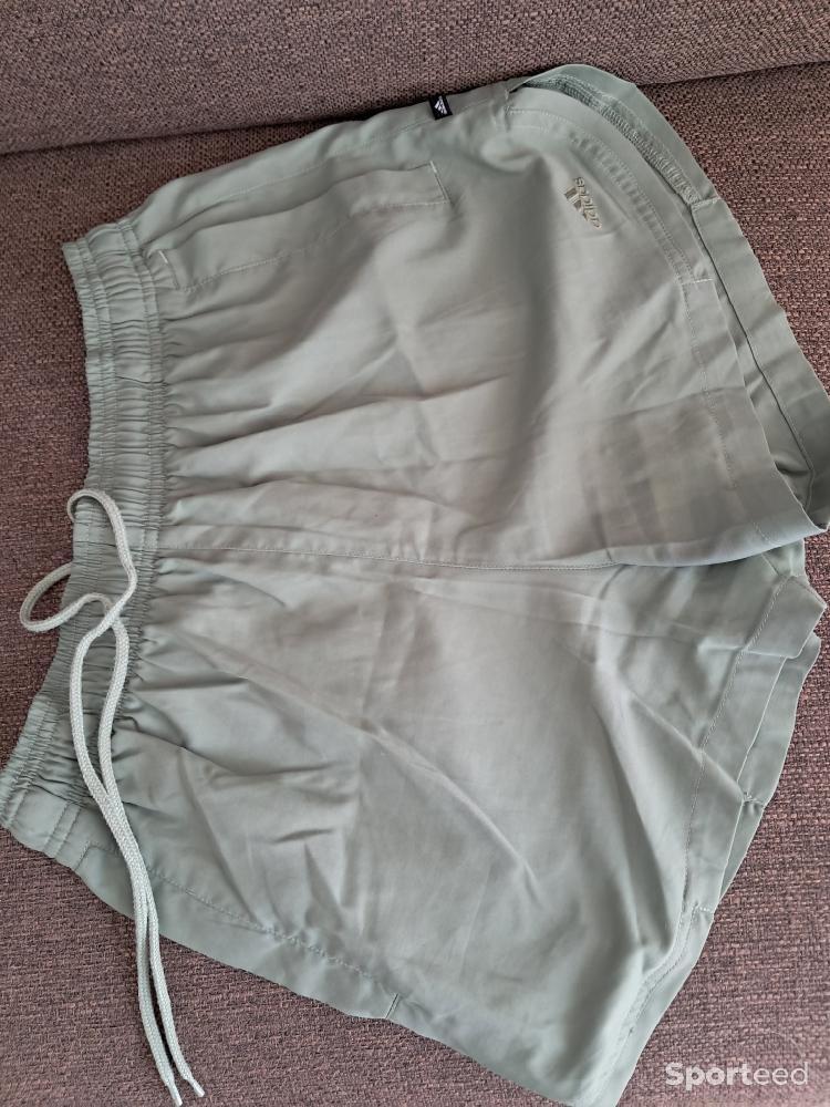 Tennis - Short tennis vert adidas taille 38 - photo 2