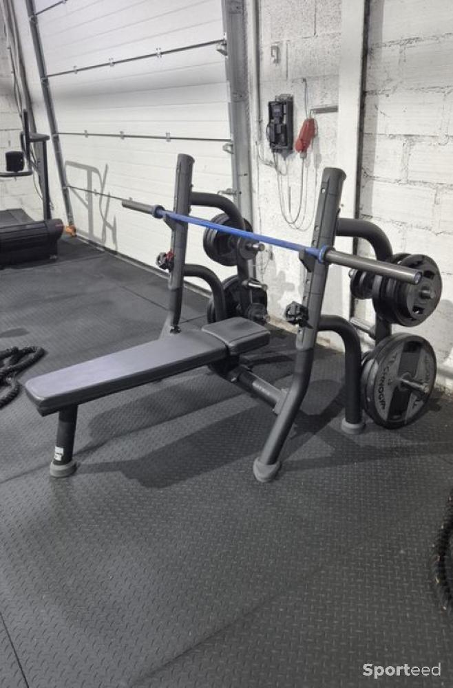 Musculation - Banc développer coucher/ Bench press Matrix  - photo 1
