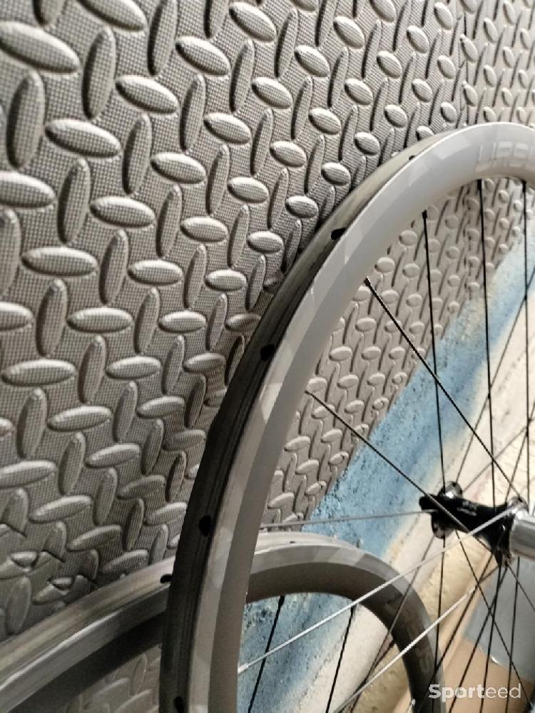 Vélo route - Roue route URSUS carbone Tubular neuves 700 muira Ts37  - photo 4