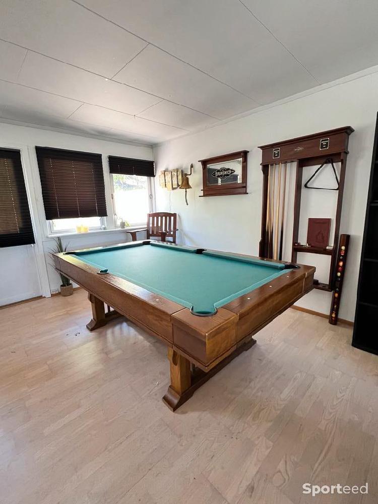 Billard - Table de billard authentique Brunswick + chaise + intérieur - photo 1