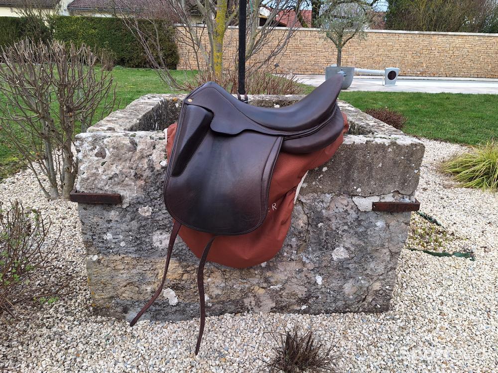 Equitation - Selle de dressage Aulion 18 pouces - photo 3
