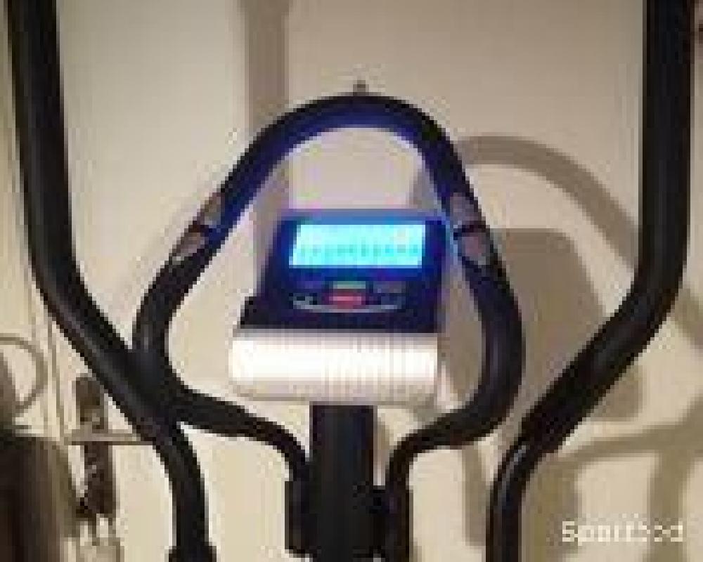 Fitness / Cardio training - A vendre vélo elliptique état neuf 180 euros, acheté 600 euros - photo 2