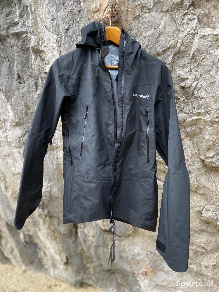 Randonnée / Trek - Veste homme norrona s falketind noir neuf Gore tex - photo 1