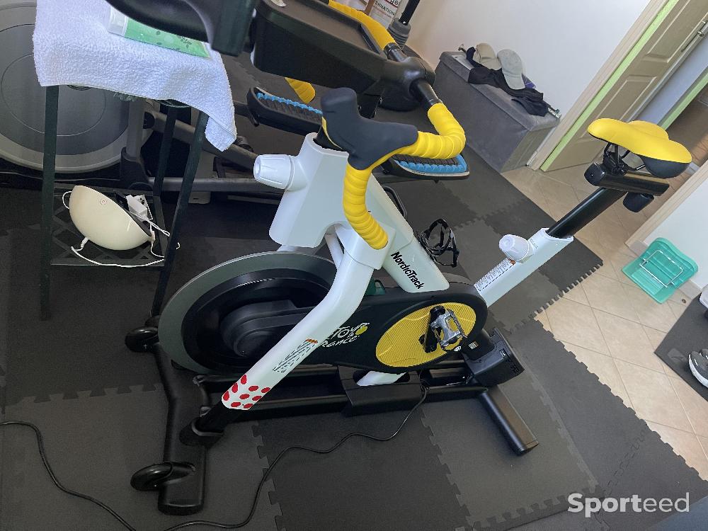Vélo loisir / urbain - VÉLO INDOOR TOUR DE FRANCE NEUF JAMAIS SERVIS JUILLET 2025 - photo 2