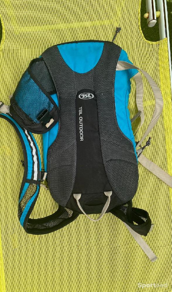 Randonnée / Trek - Sac Trail avec une poche d'eau 1L offerte - photo 3