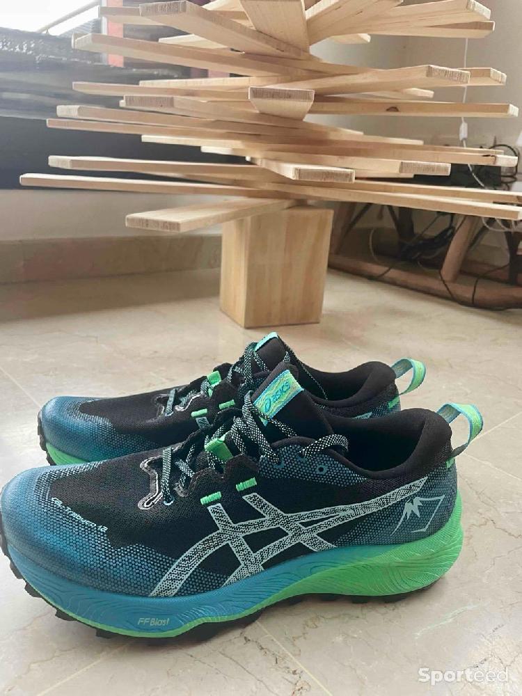 Course à pied trail - Asics Trabuco 12 noir bleu vert taille 45 - photo 1