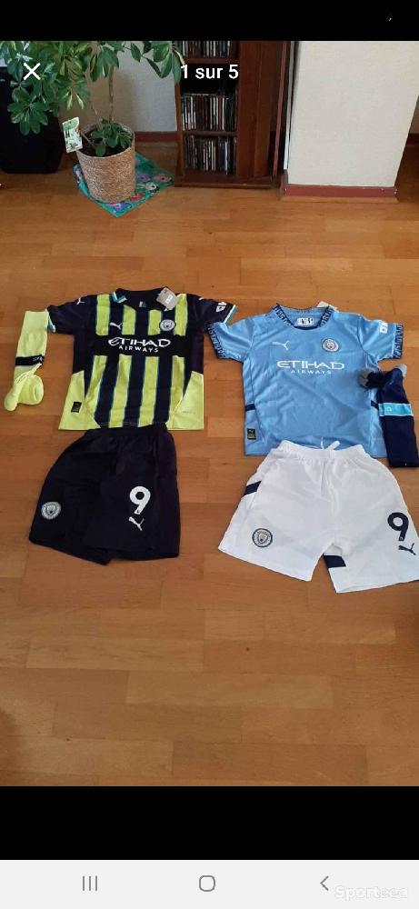 Football - Lot de 2 ensembles de Manchester City Haaland 8/10 ans - photo 1