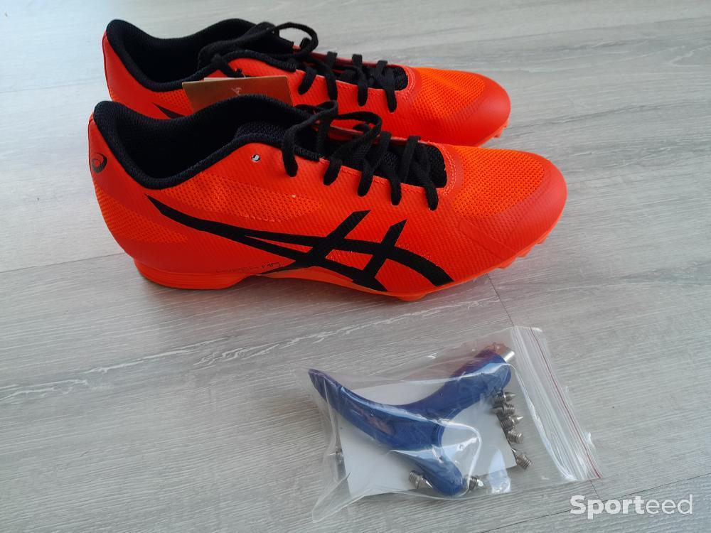 Athlétisme - Chaussures de pointes Asics  - photo 1