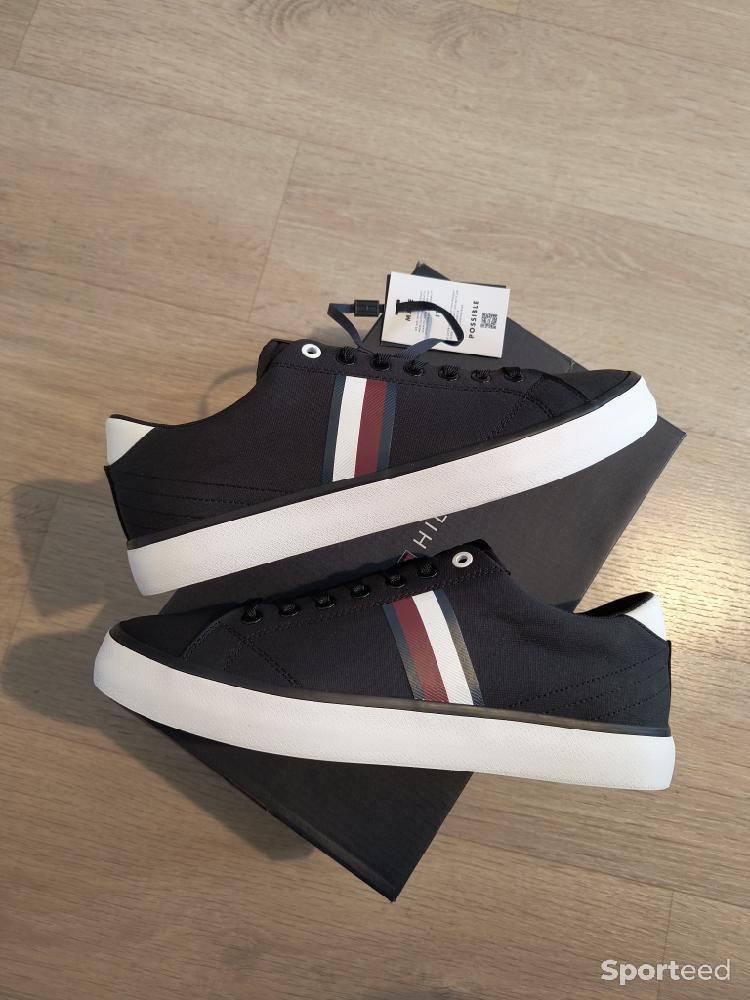 Sportswear - Baskets chaussures tommy Hilfiger noir neuves taille 44 - photo 1