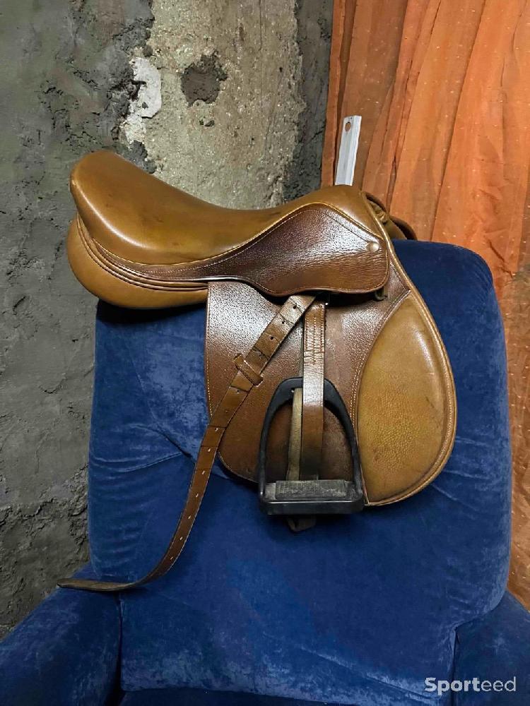 Equitation - Selle mixte 16,5' cuir de qualité. - photo 1