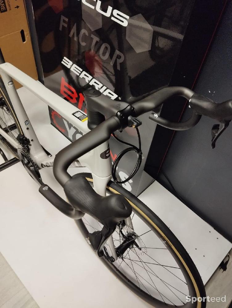 Vélo route - Neuf ! Cervélo R5 2025 Ultegra di2 Taille 56 - photo 3