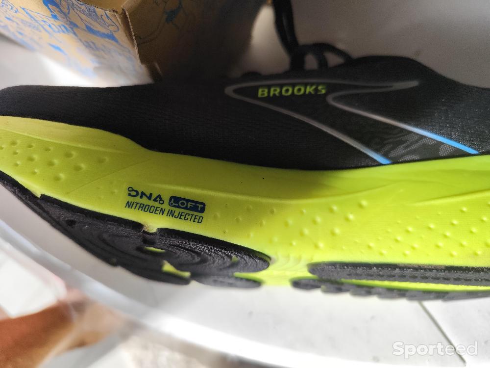Course à pied route - Chaussures running Brooks - photo 4