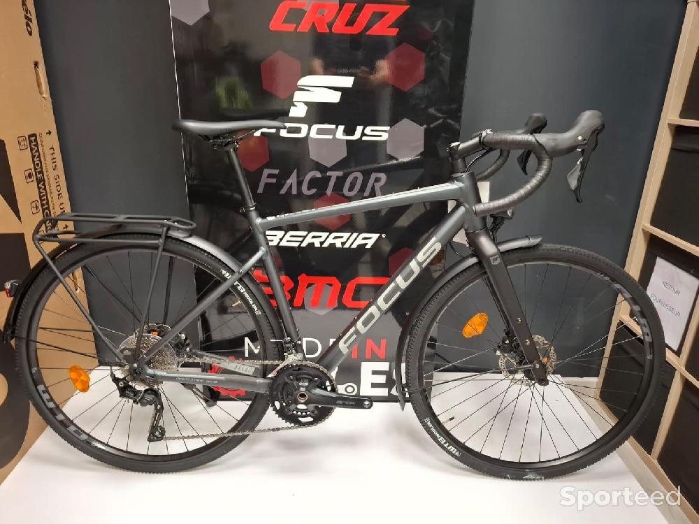 Vélo route - NEUF ! FOCUS ATLAS 6.7 EQP Taille M -20% - photo 1