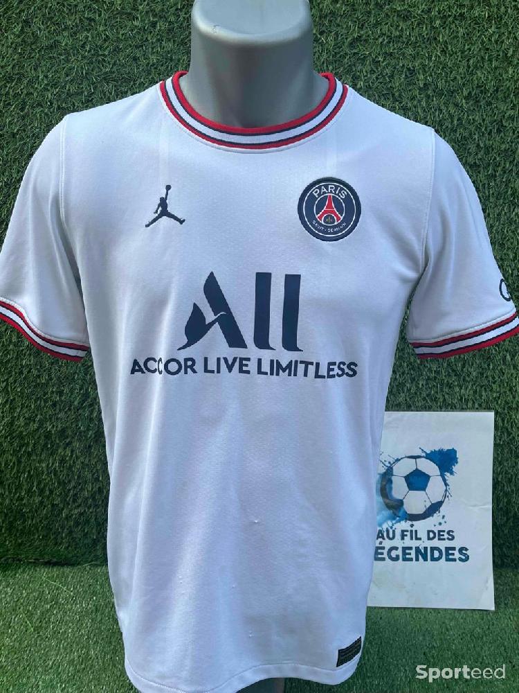 Football - Maillot Mbappé PSG  - photo 2