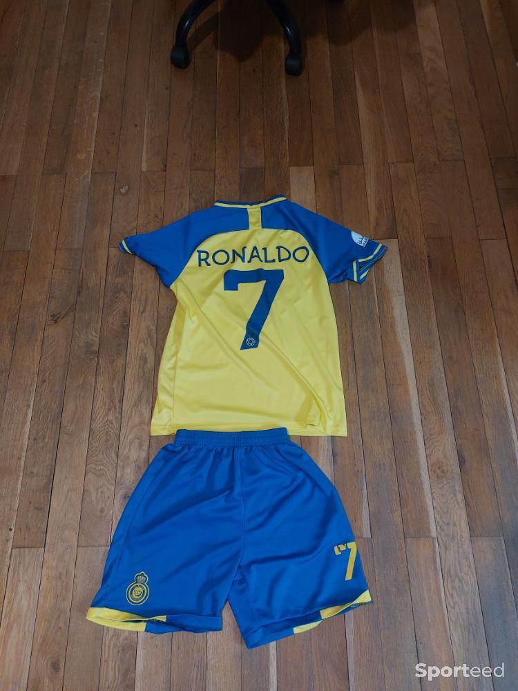 Football - Maillot et short  de al naser  - photo 1